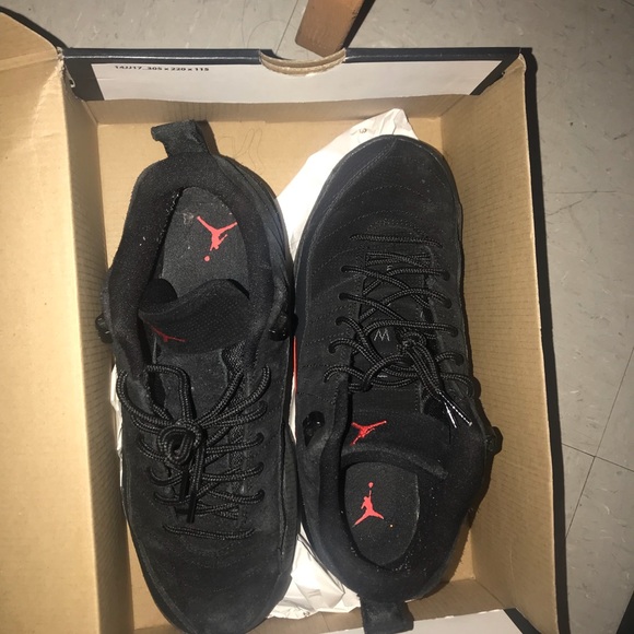 Low top jordans - Picture 2 of 2